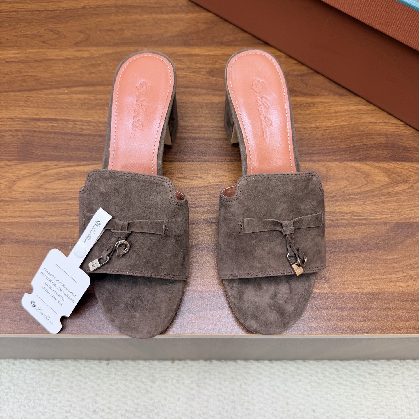 Loro Piana Slides