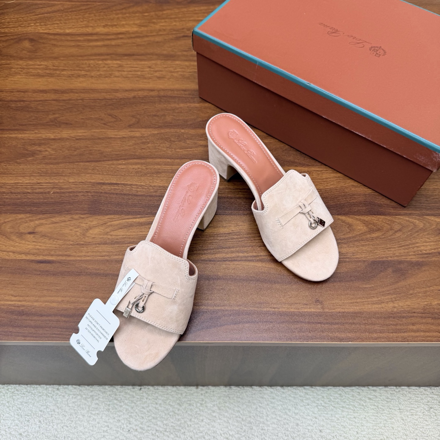 Loro Piana Slides