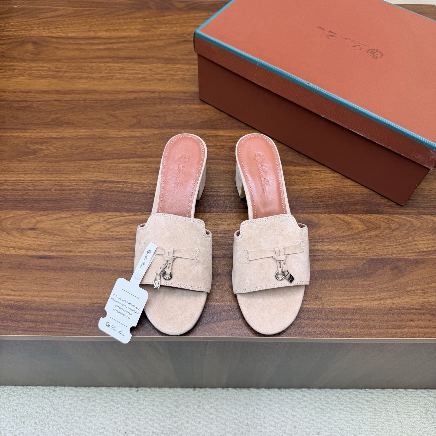 Loro Piana Slides