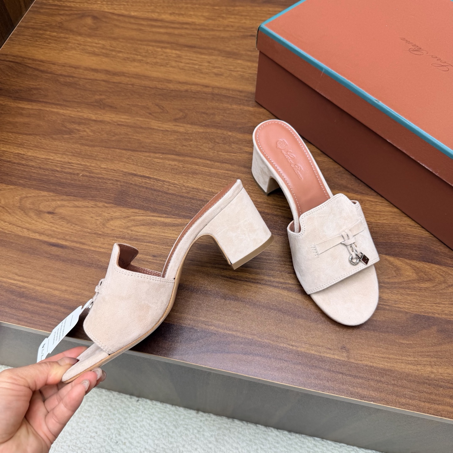Loro Piana Slides