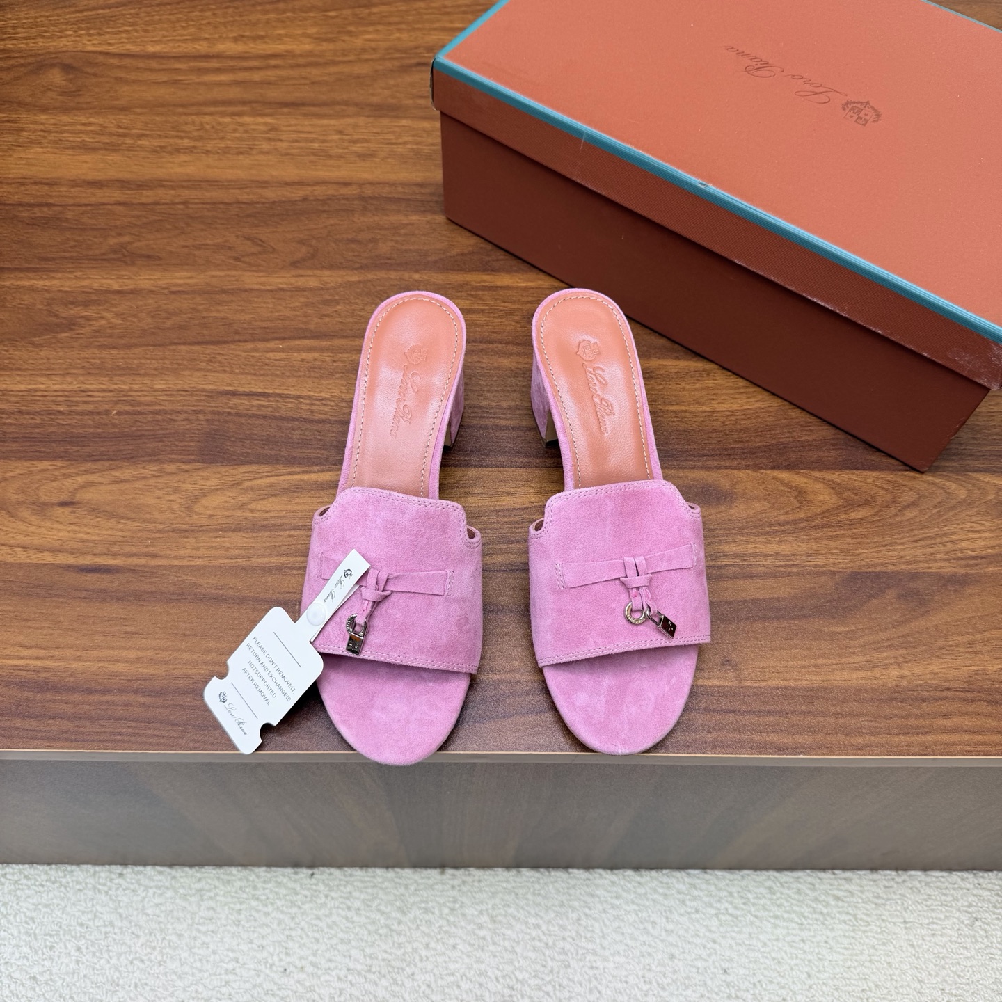 Loro Piana Slides