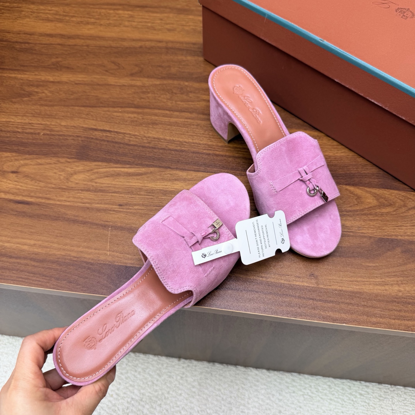 Loro Piana Slides