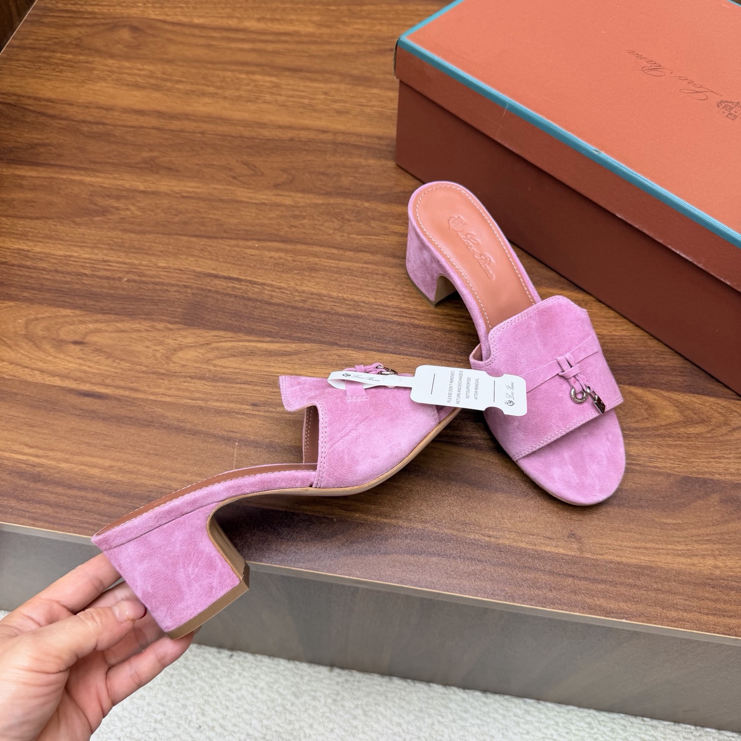 Loro Piana Slides