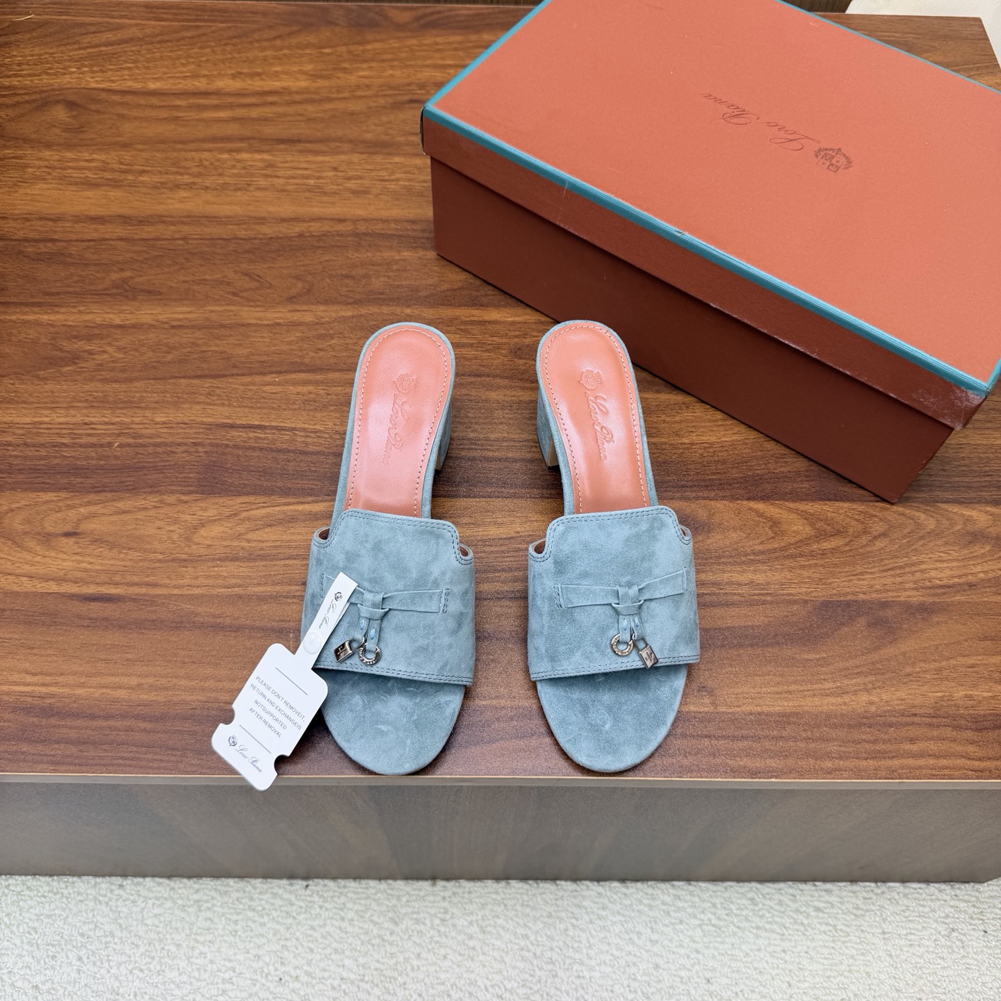 Loro Piana Slides