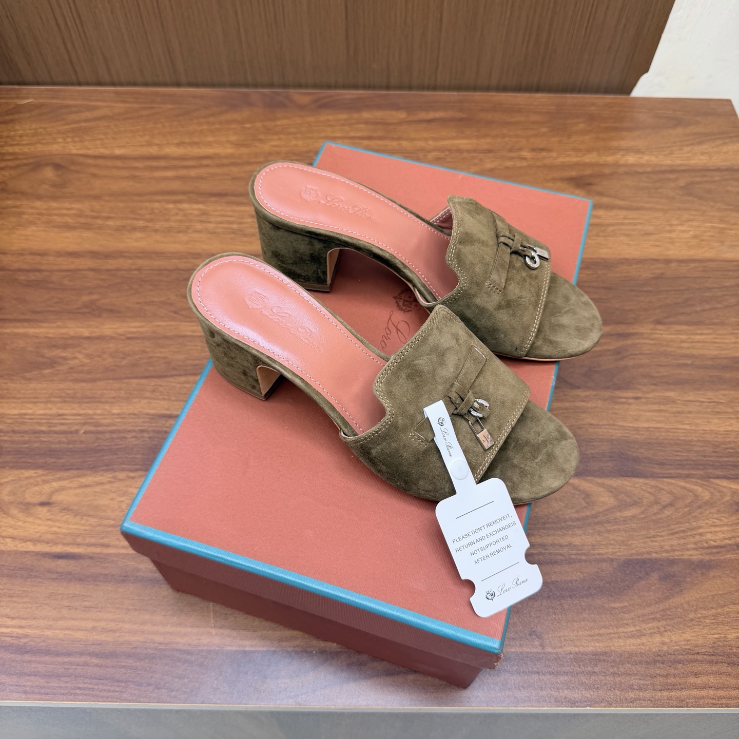 Loro Piana Slides