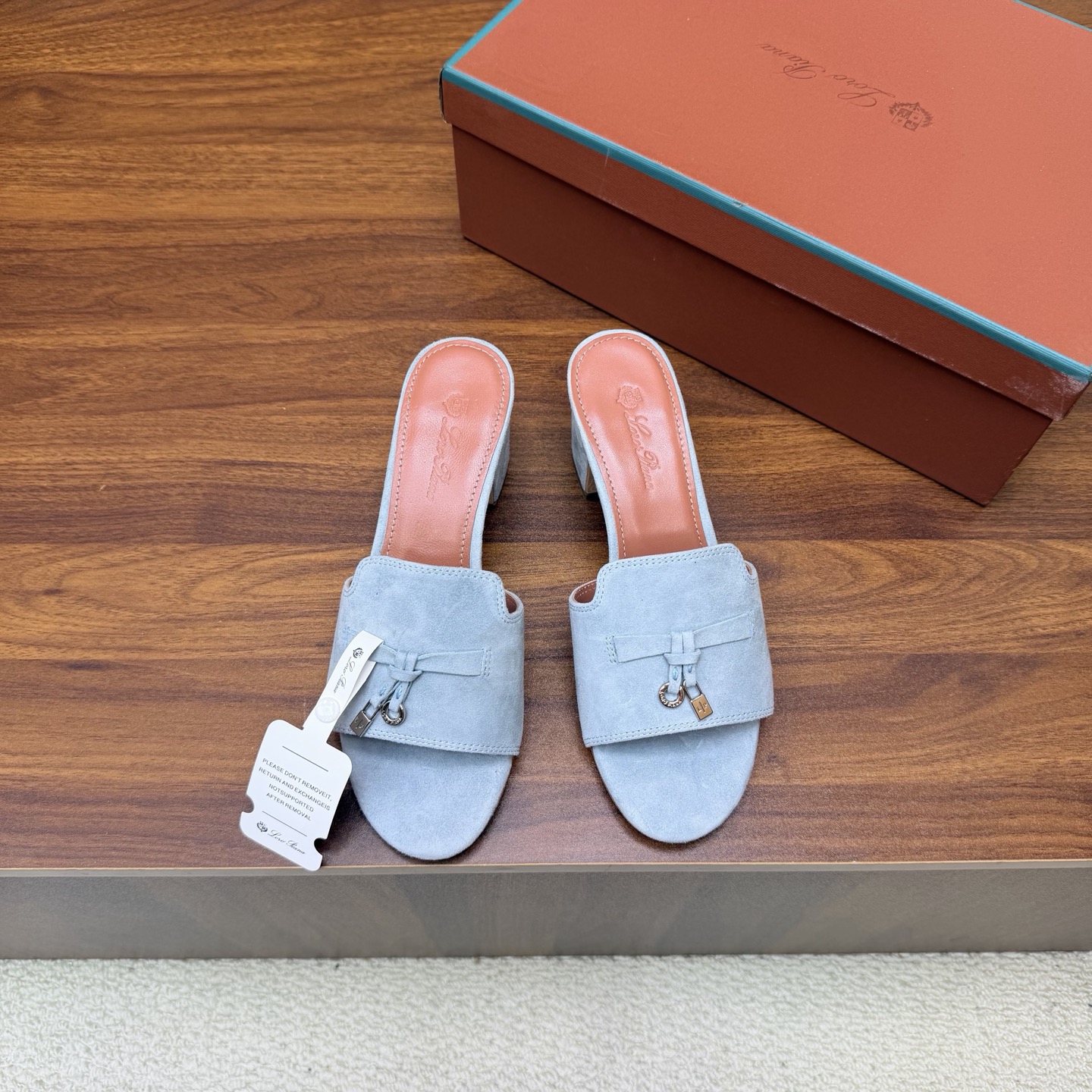Loro Piana Slides