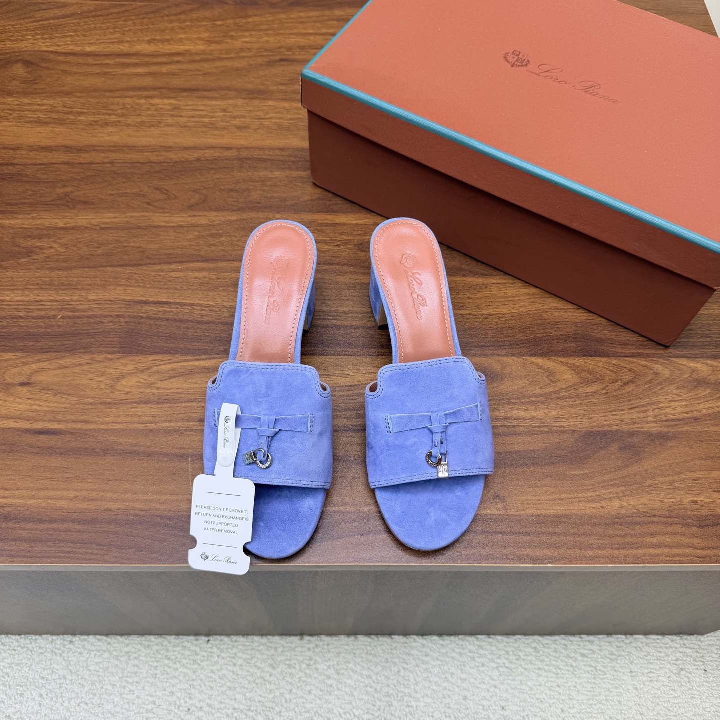 Loro Piana Slides