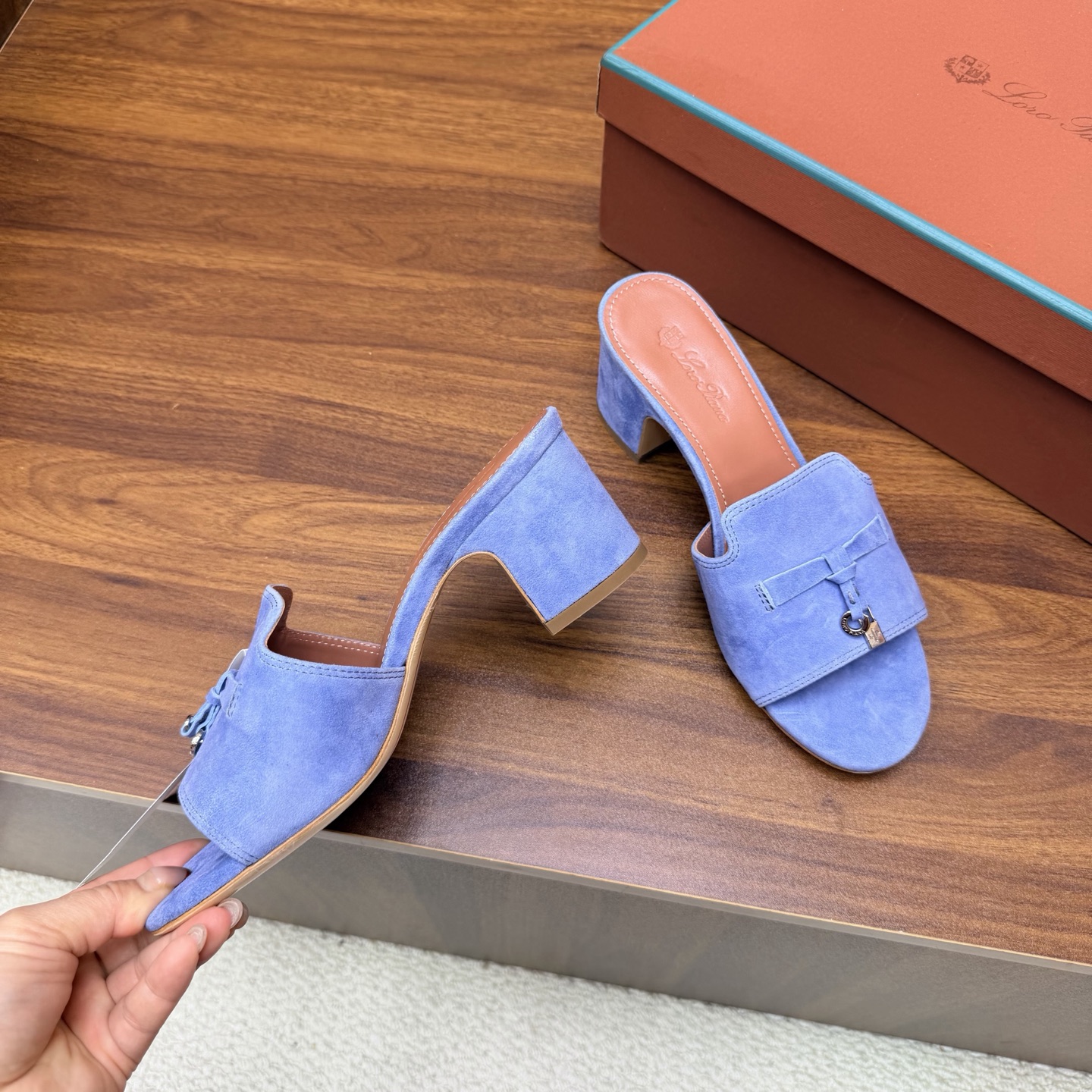 Loro Piana Slides