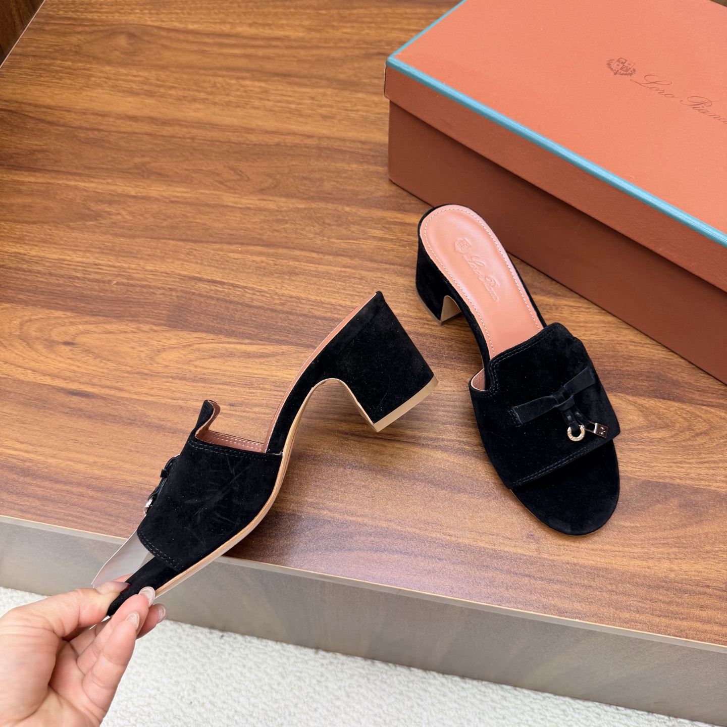 Loro Piana Slides
