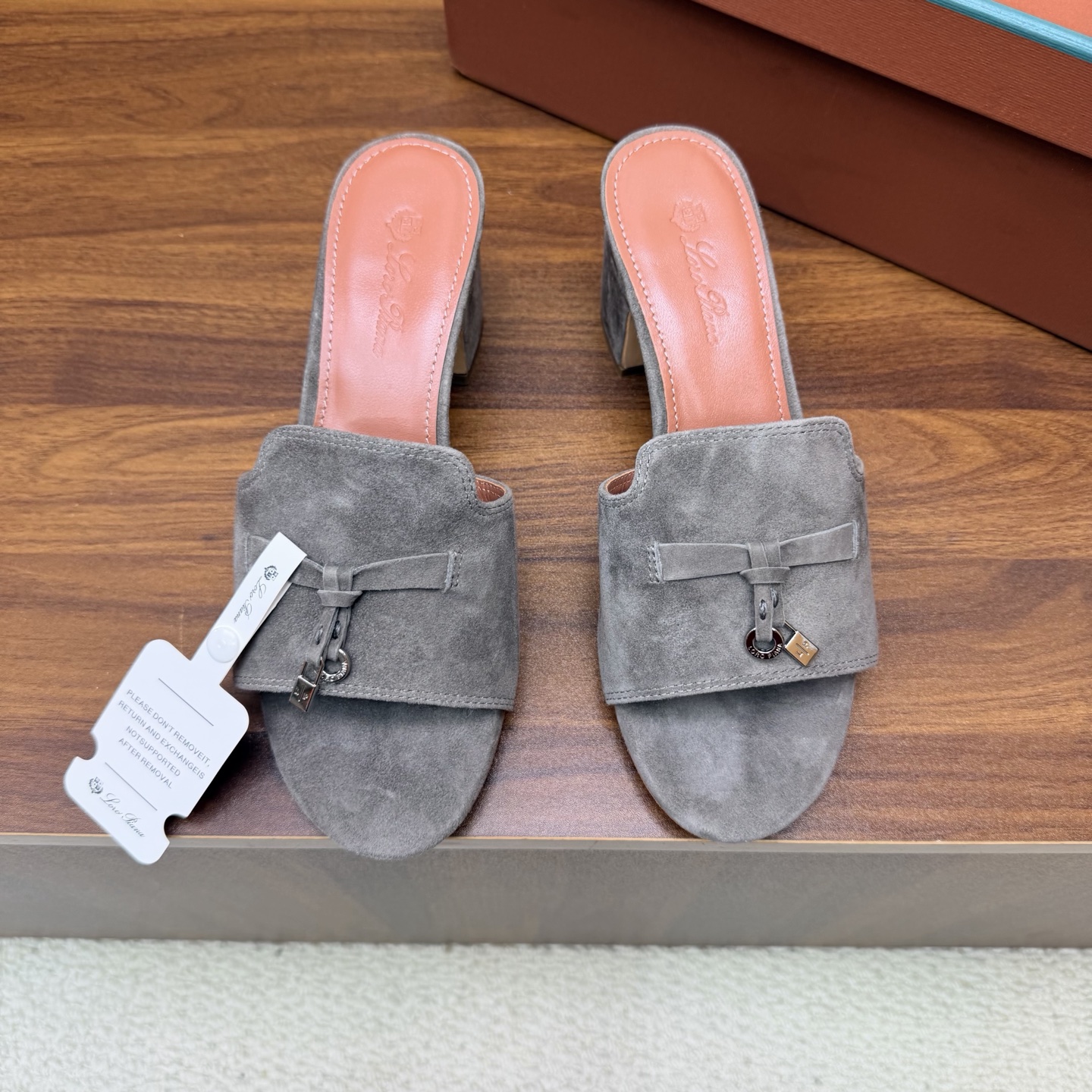 Loro Piana Slides
