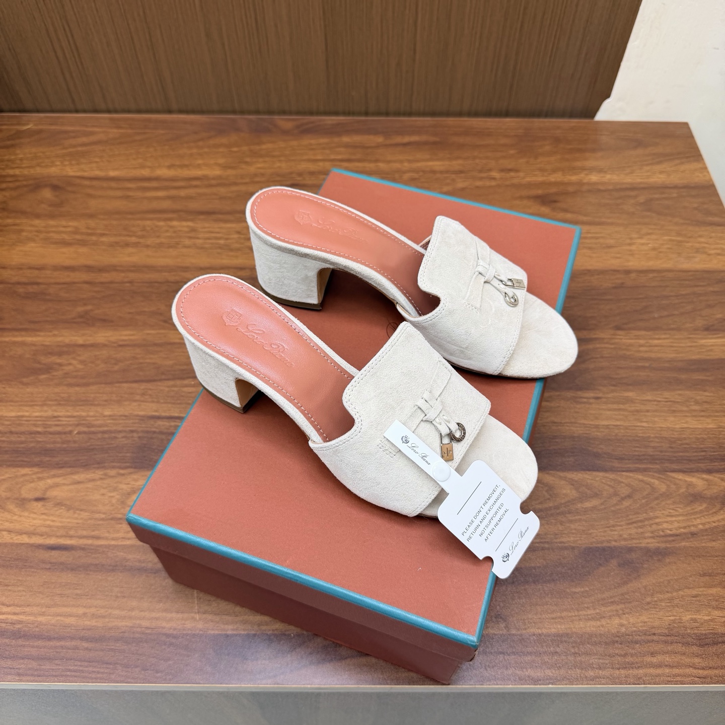 Loro Piana Slides