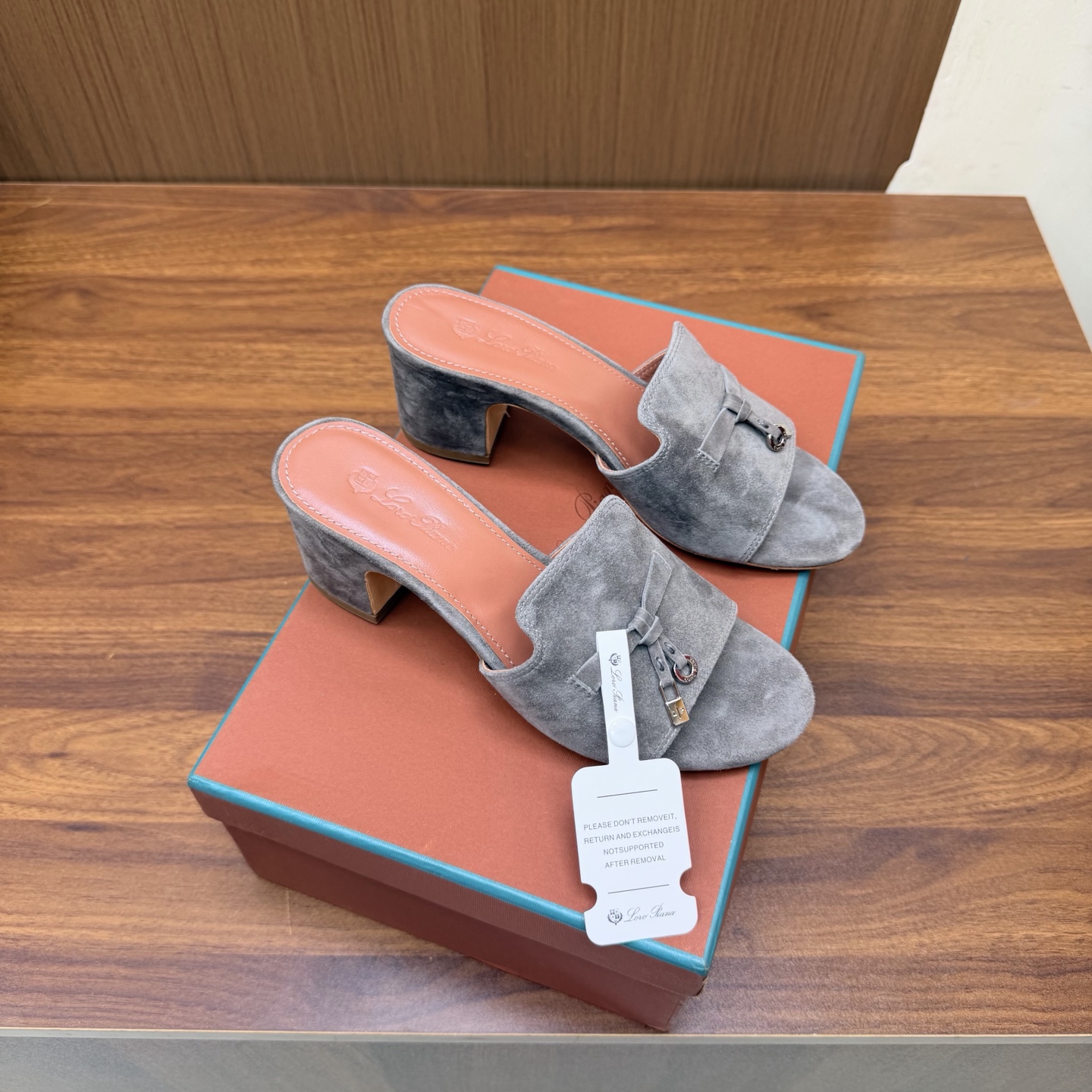Loro Piana Slides