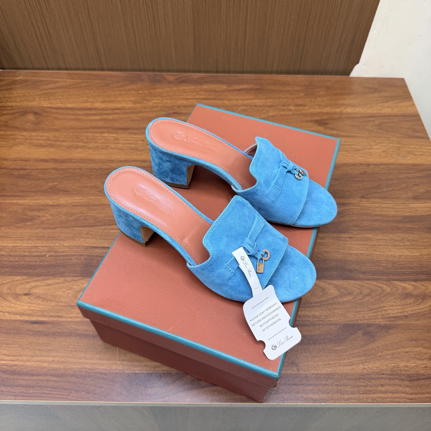 Loro Piana Slides