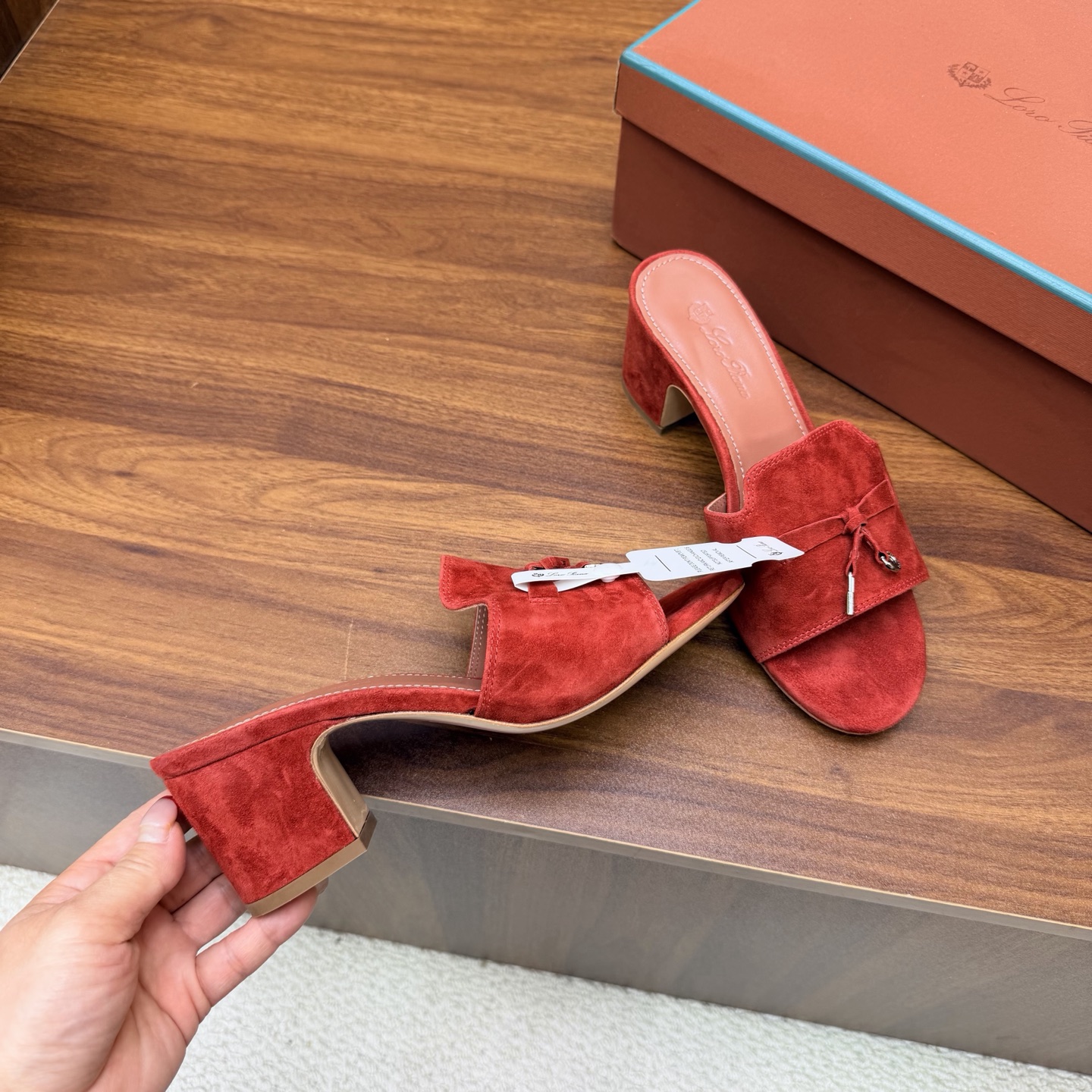 Loro Piana Slides
