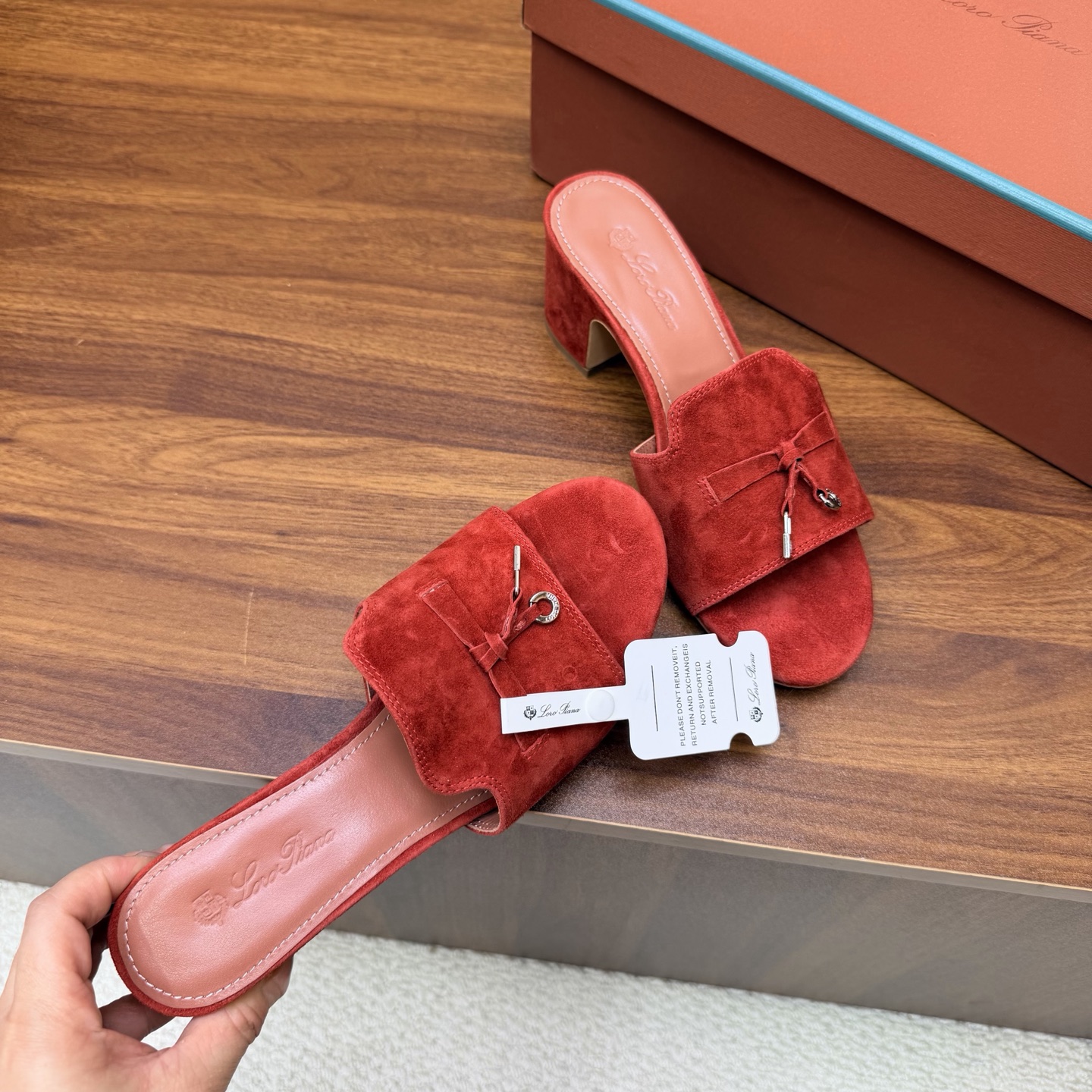 Loro Piana Slides