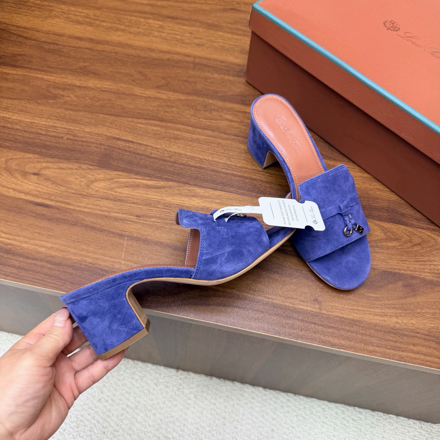 Loro Piana Slides