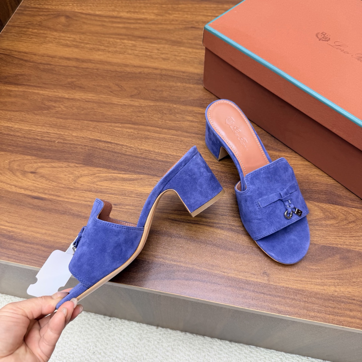 Loro Piana Slides