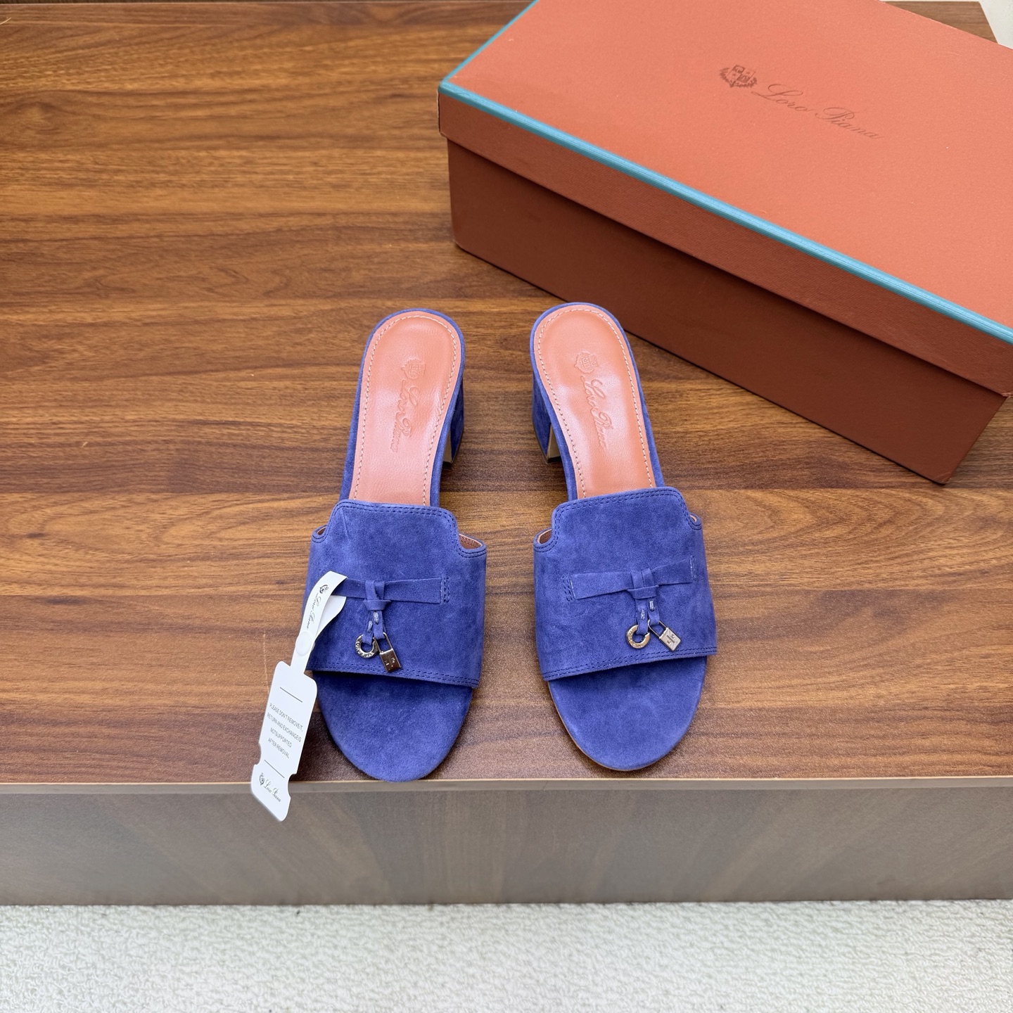 Loro Piana Slides