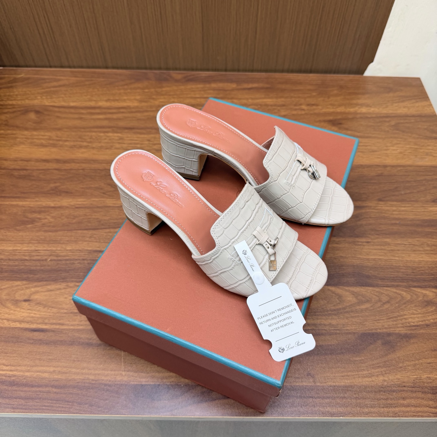 Loro Piana Slides
