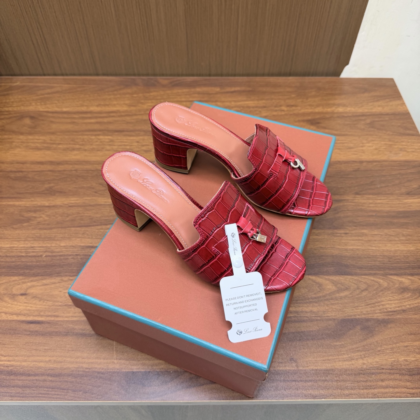 Loro Piana Slides