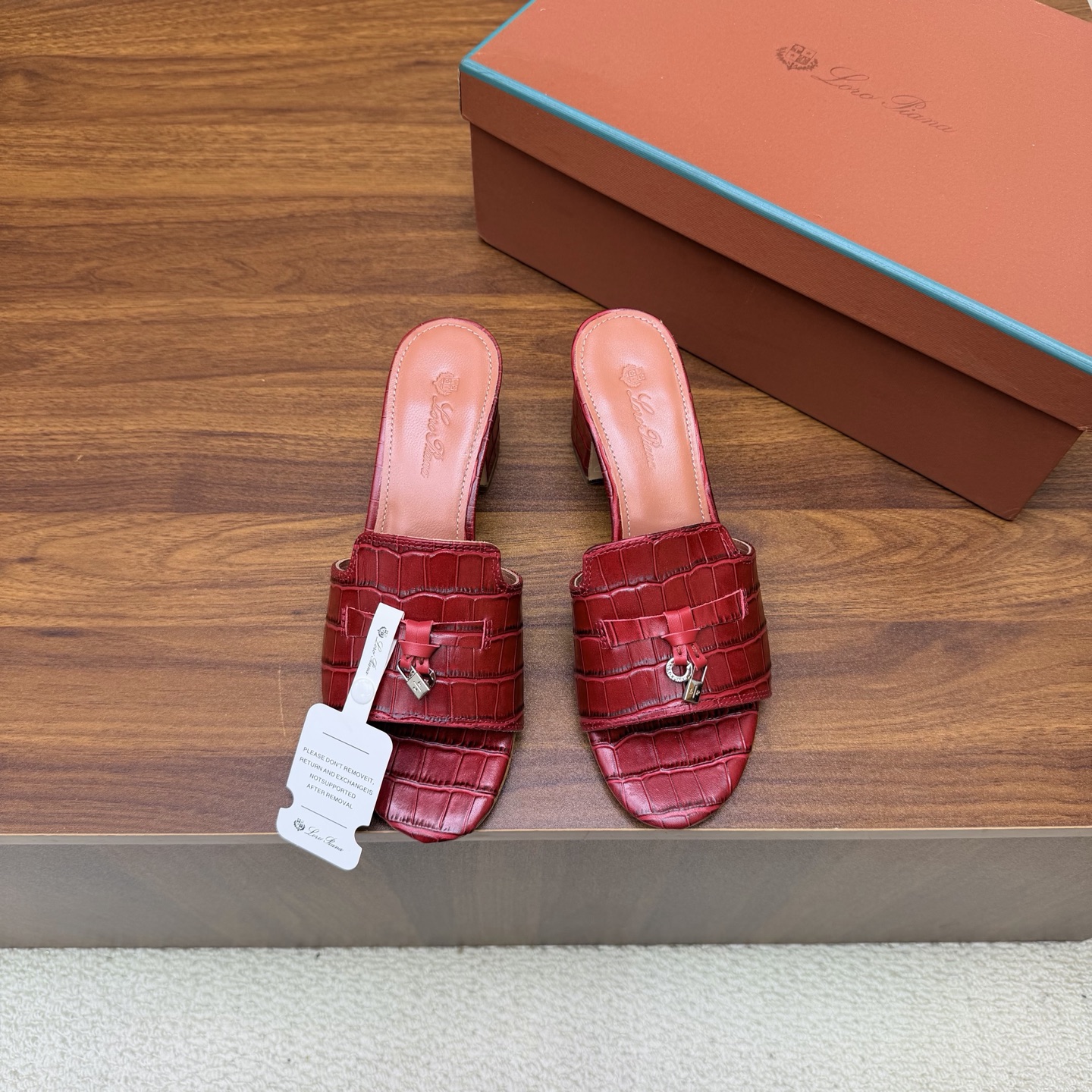 Loro Piana Slides