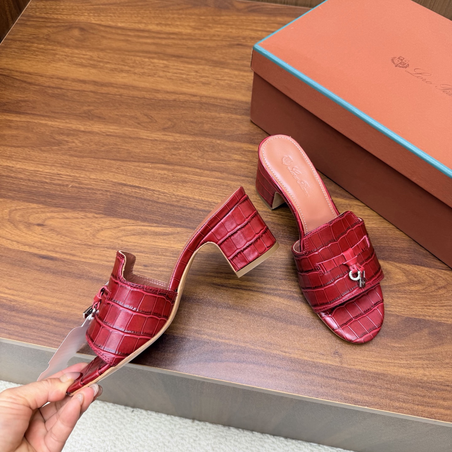 Loro Piana Slides