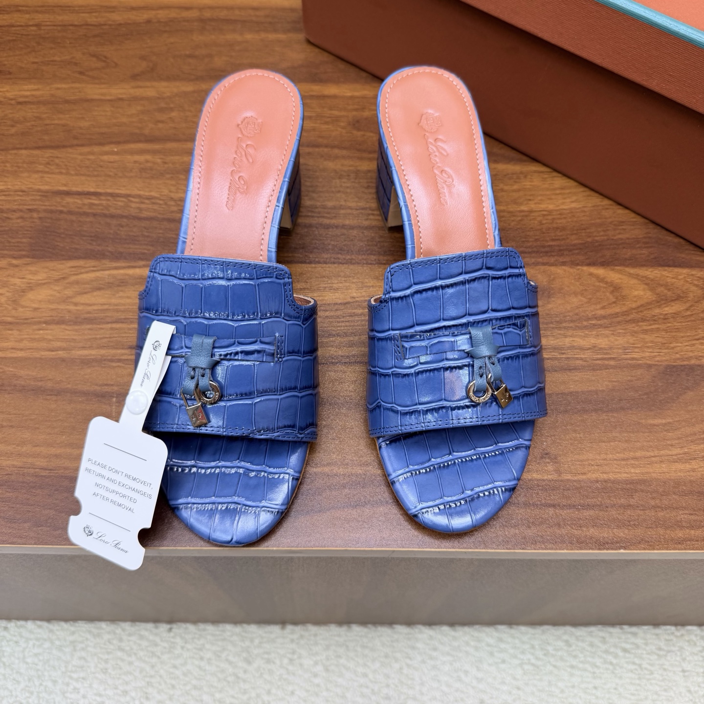 Loro Piana Slides