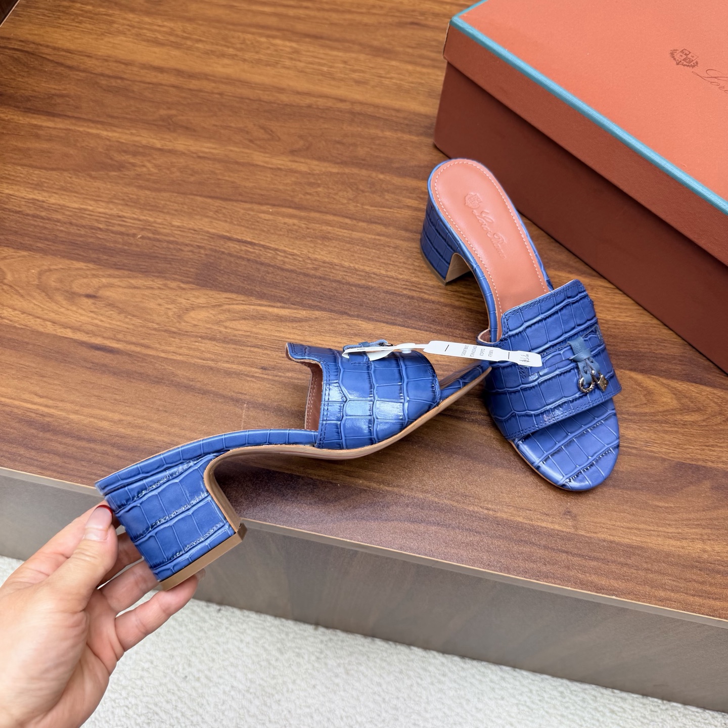 Loro Piana Slides