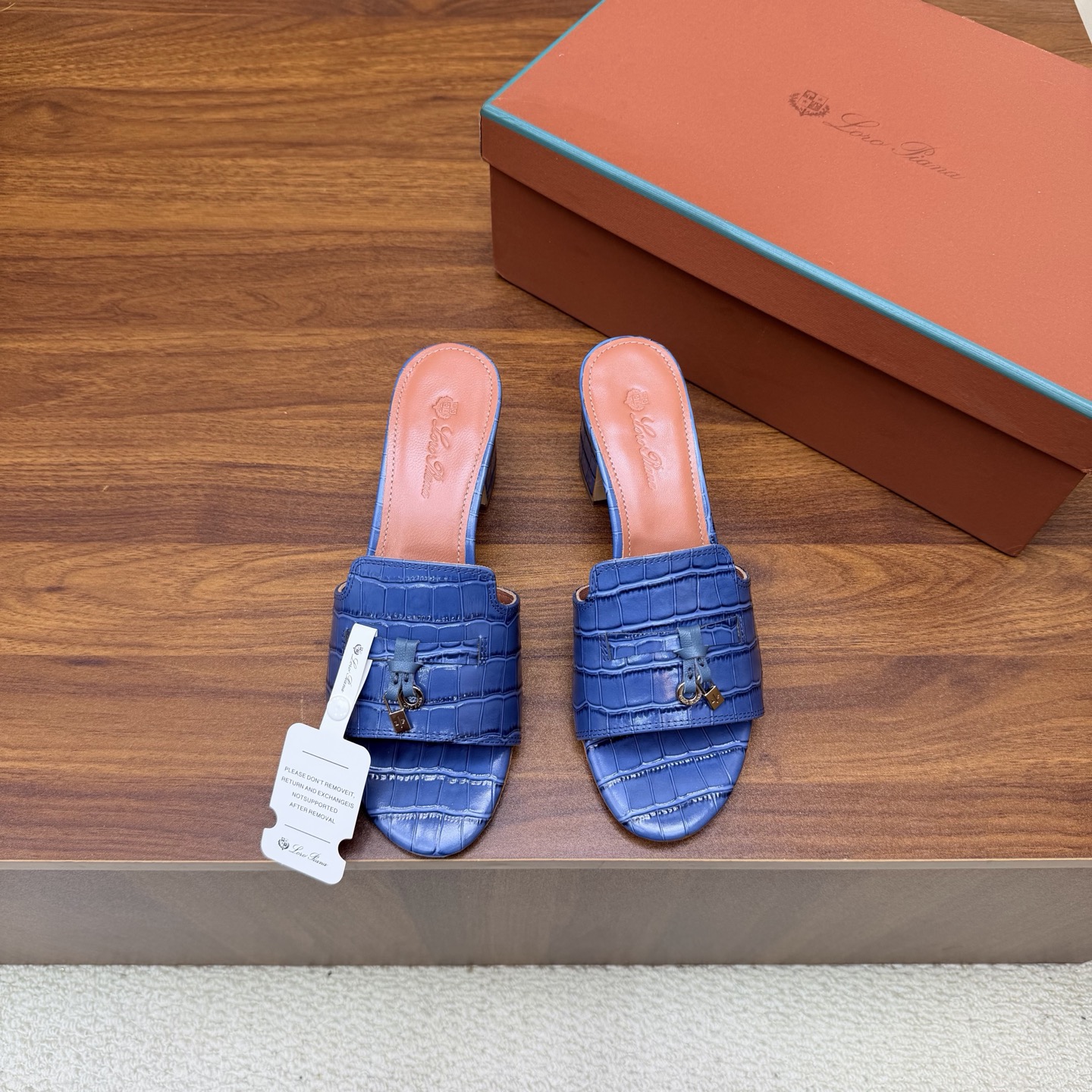 Loro Piana Slides