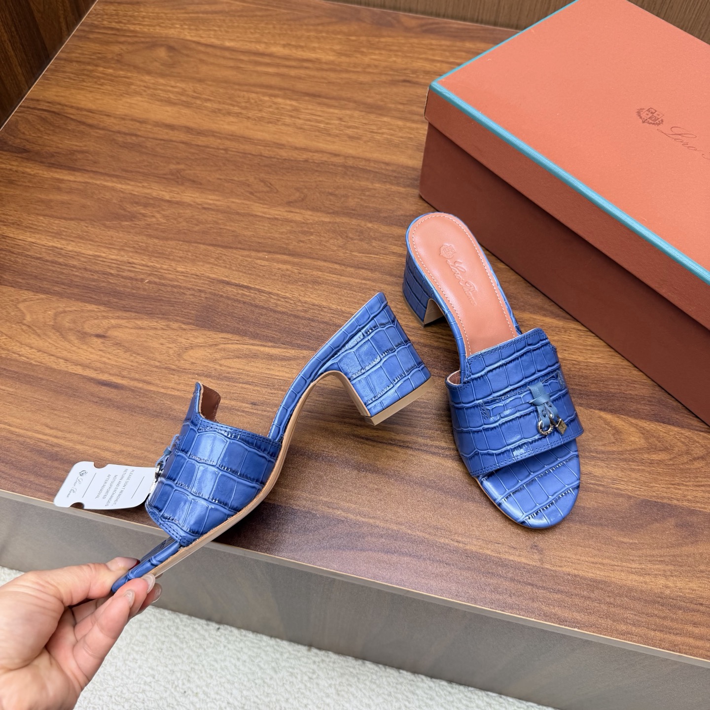 Loro Piana Slides