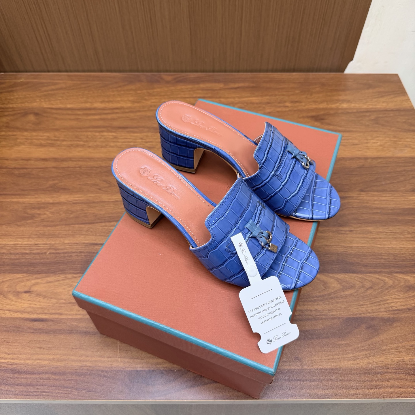 Loro Piana Slides