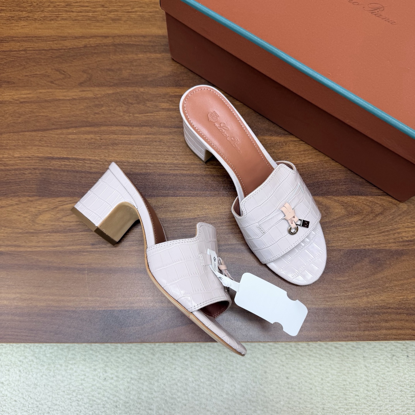Loro Piana Slides
