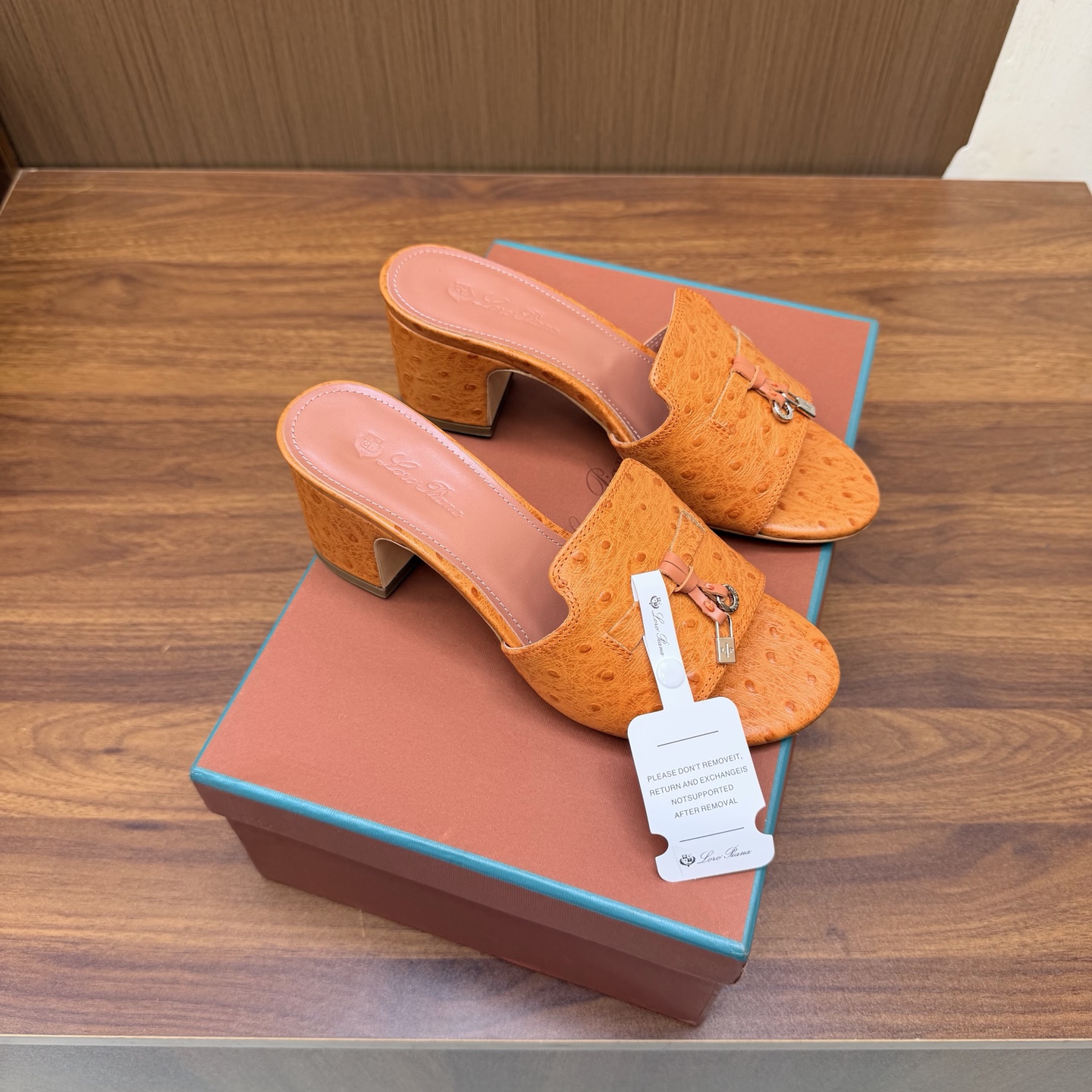 Loro Piana Slides