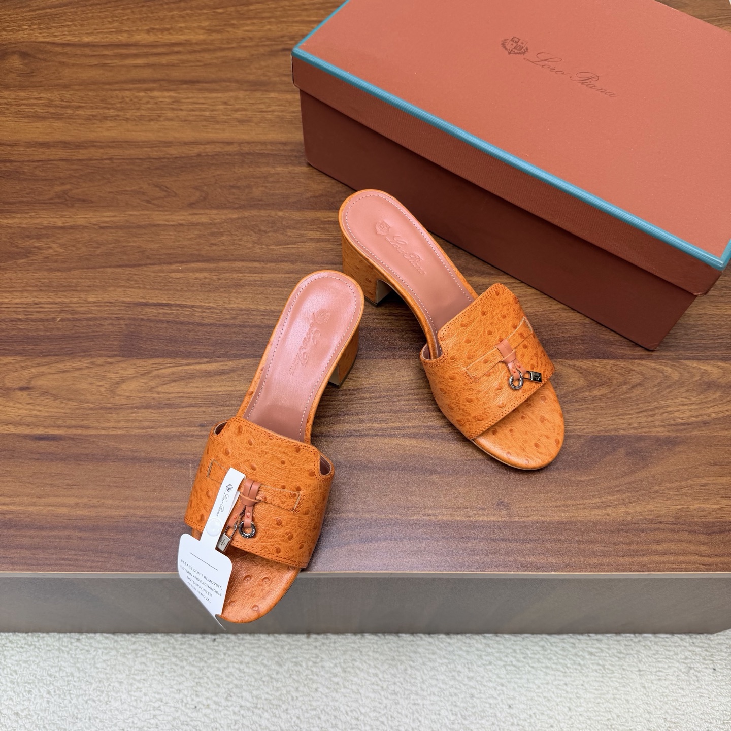 Loro Piana Slides