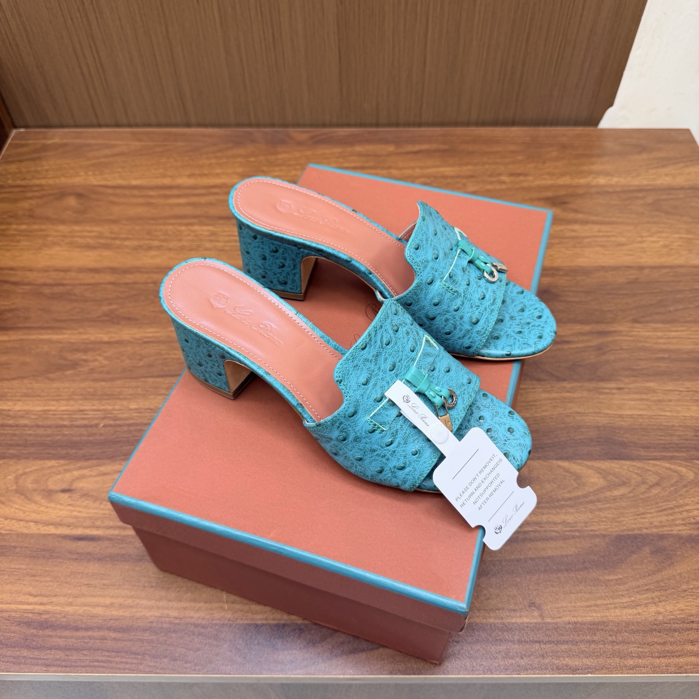 Loro Piana Slides