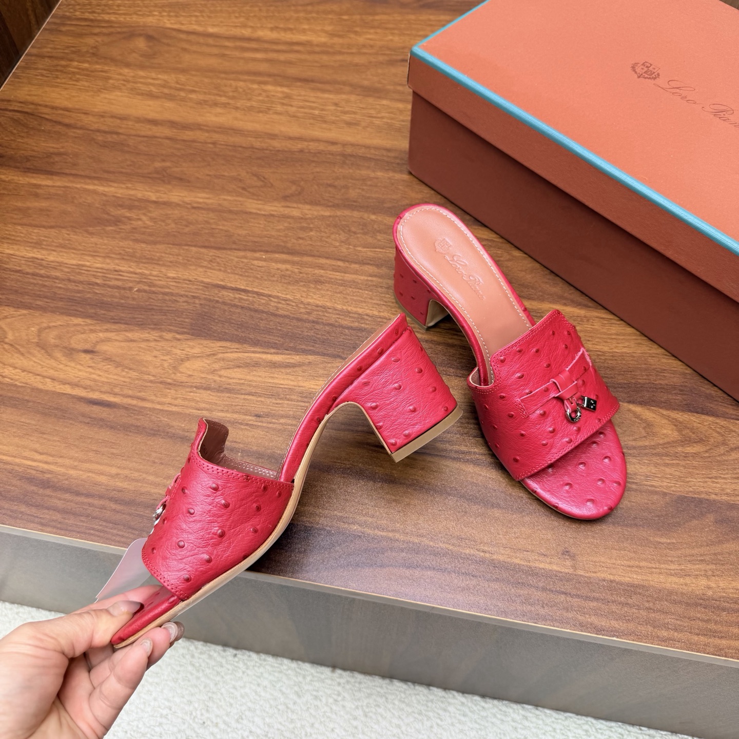 Loro Piana Slides