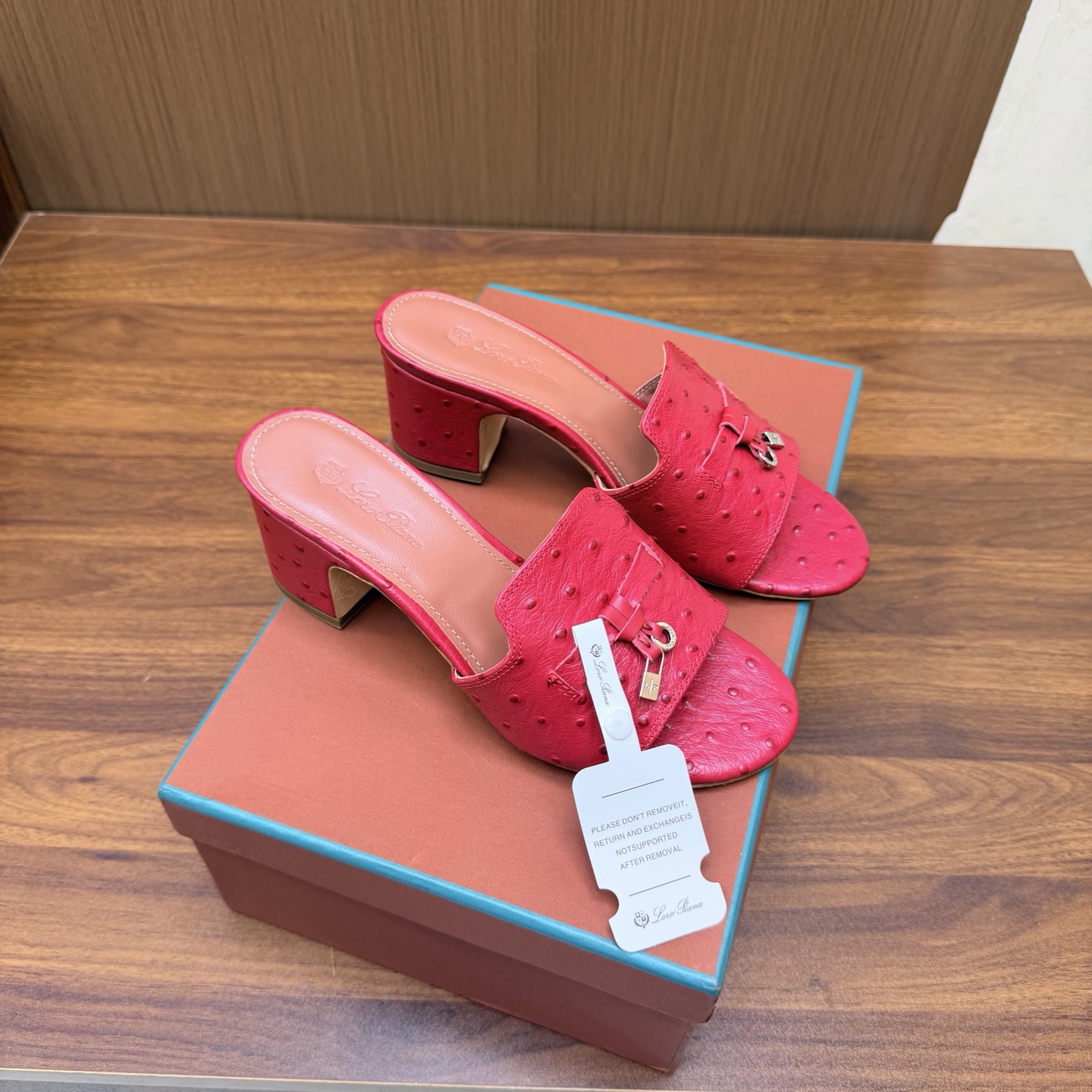 Loro Piana Slides