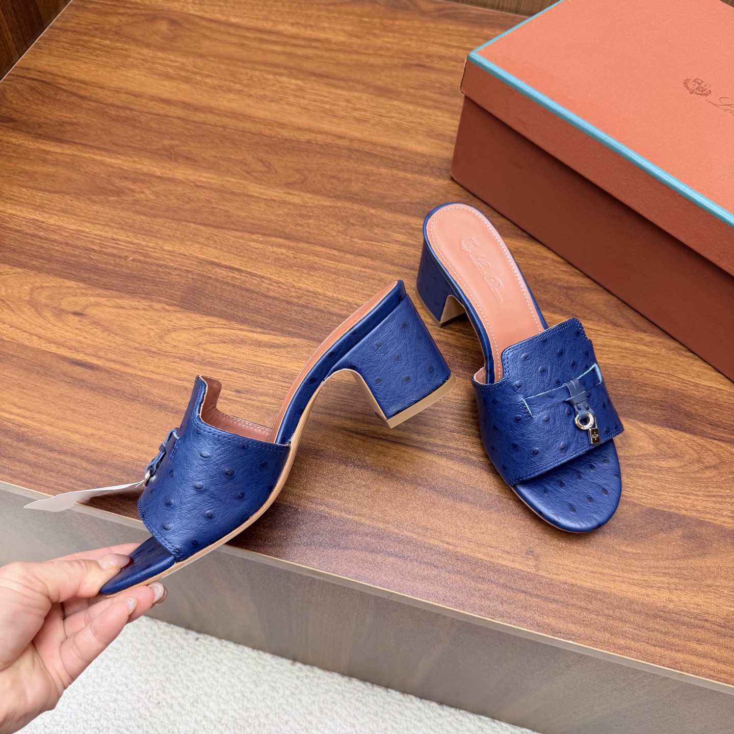 Loro Piana Slides