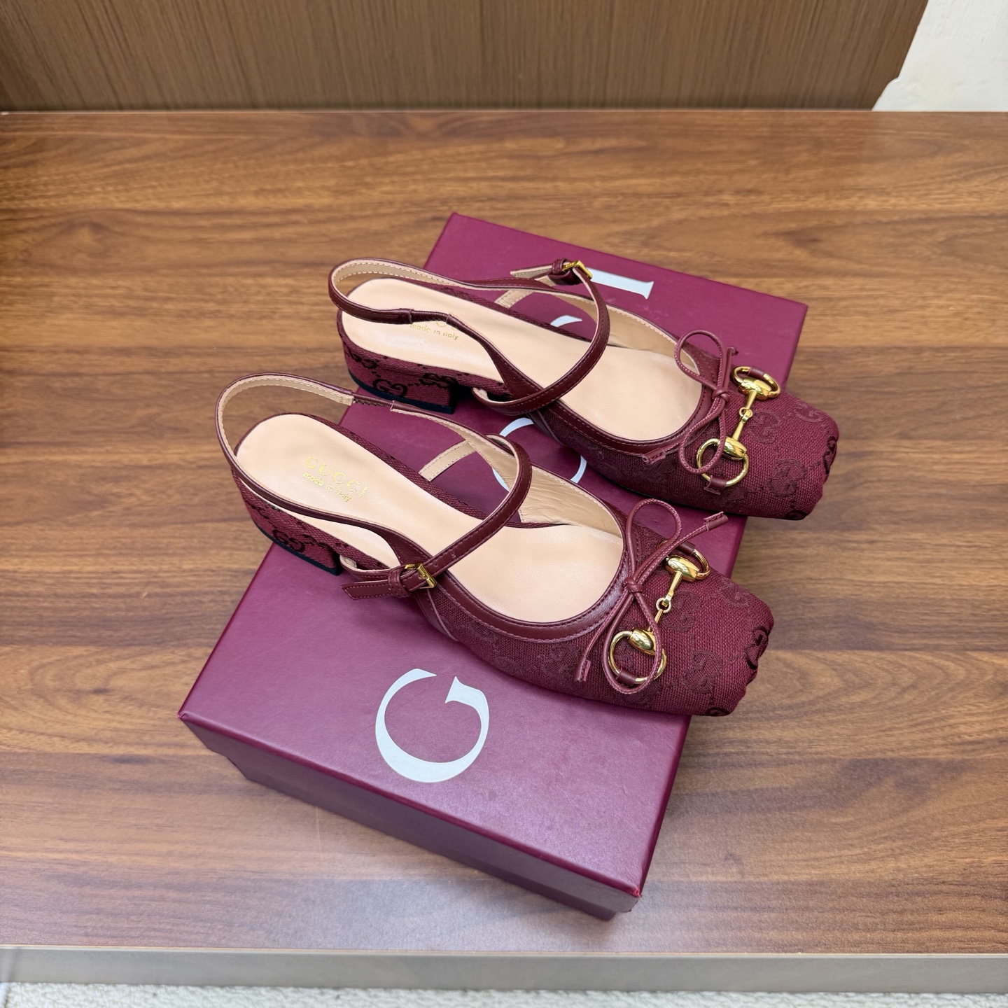 Gucci Women Shoes