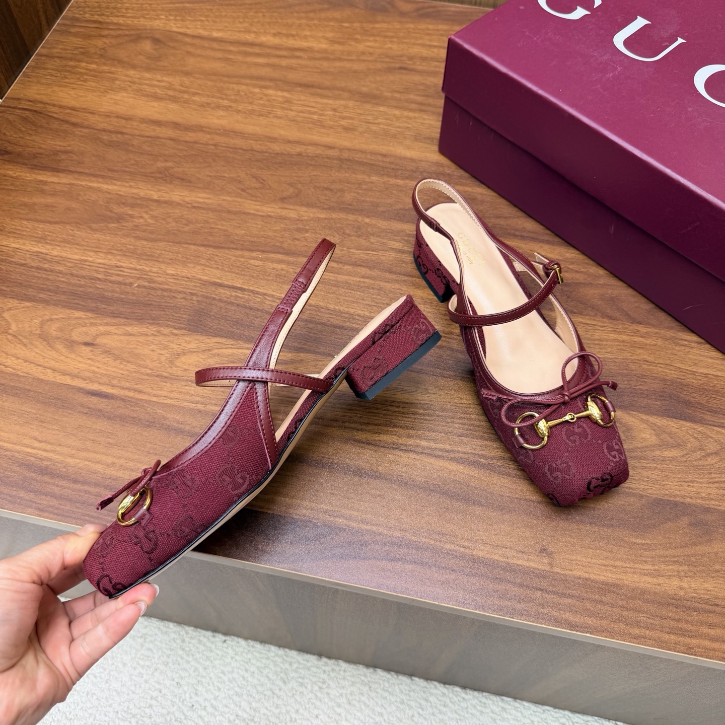 Gucci Women Shoes