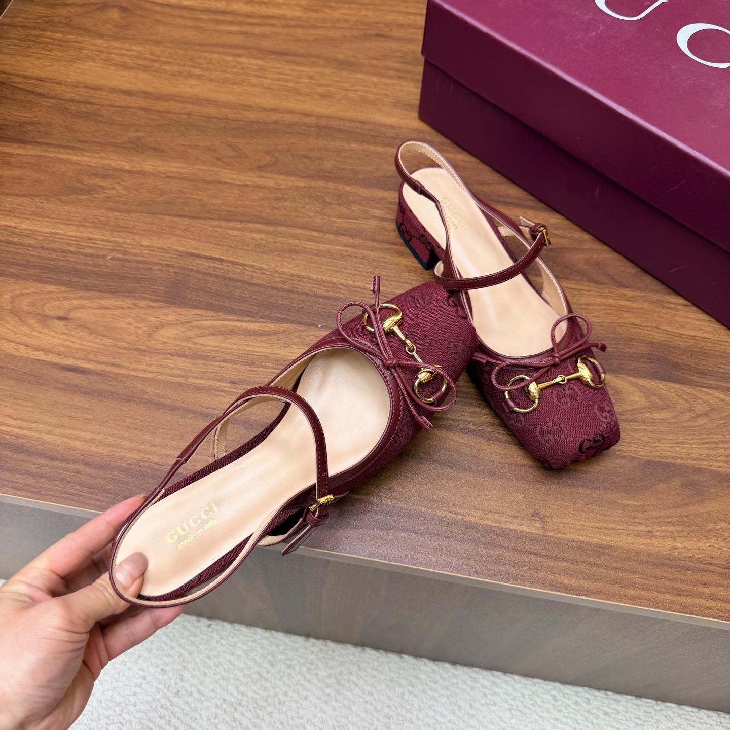Gucci Women Shoes