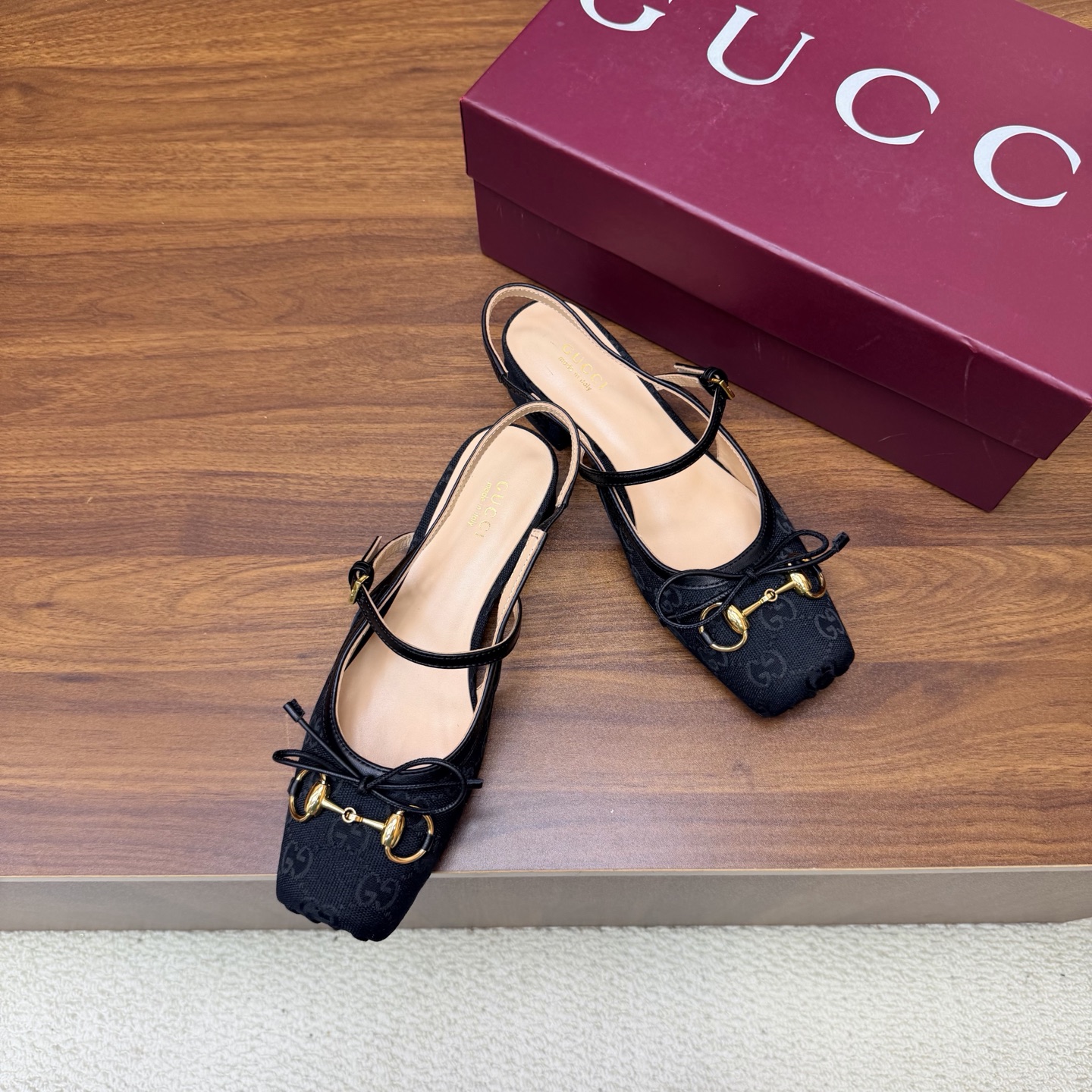 Gucci Women Shoes
