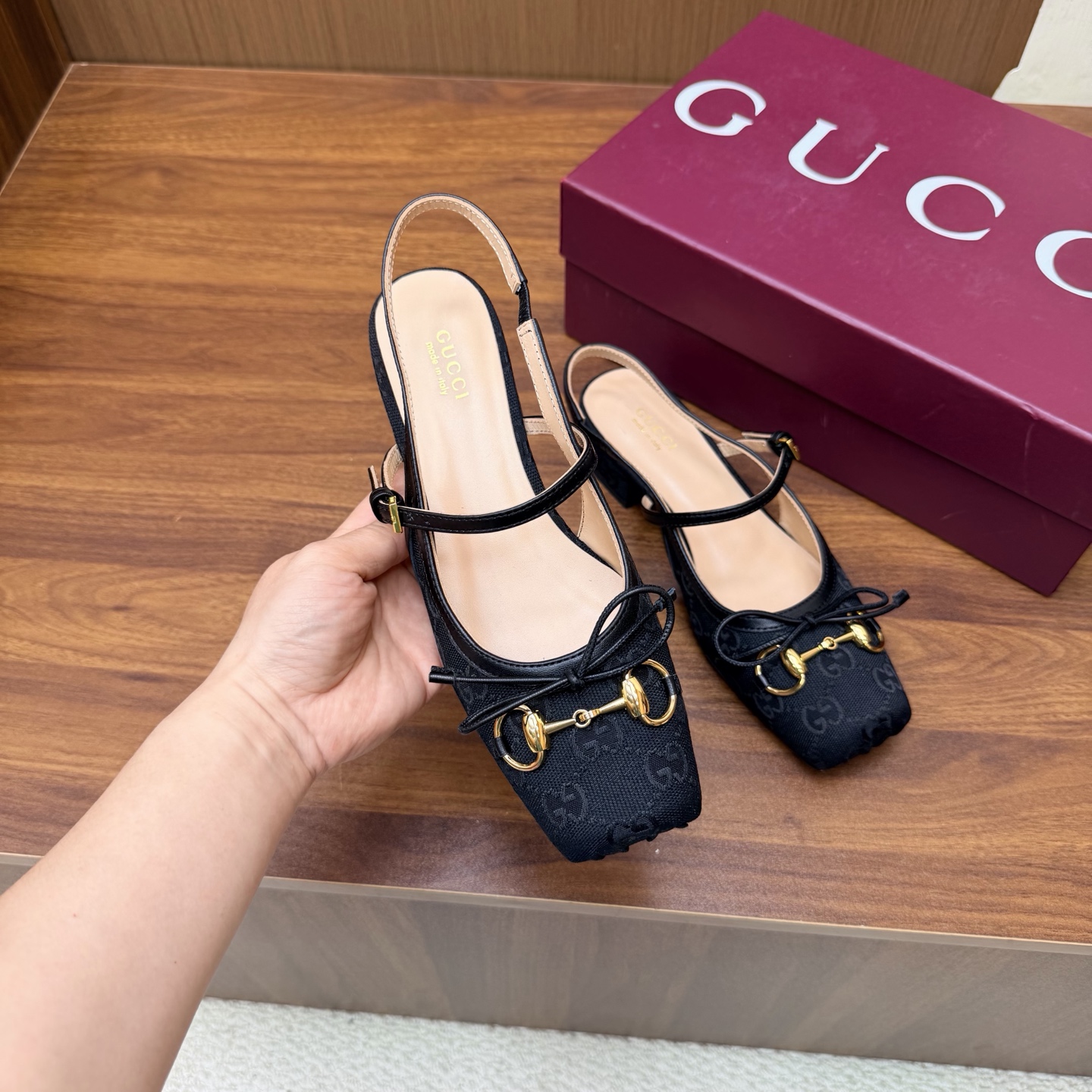 Gucci Women Shoes