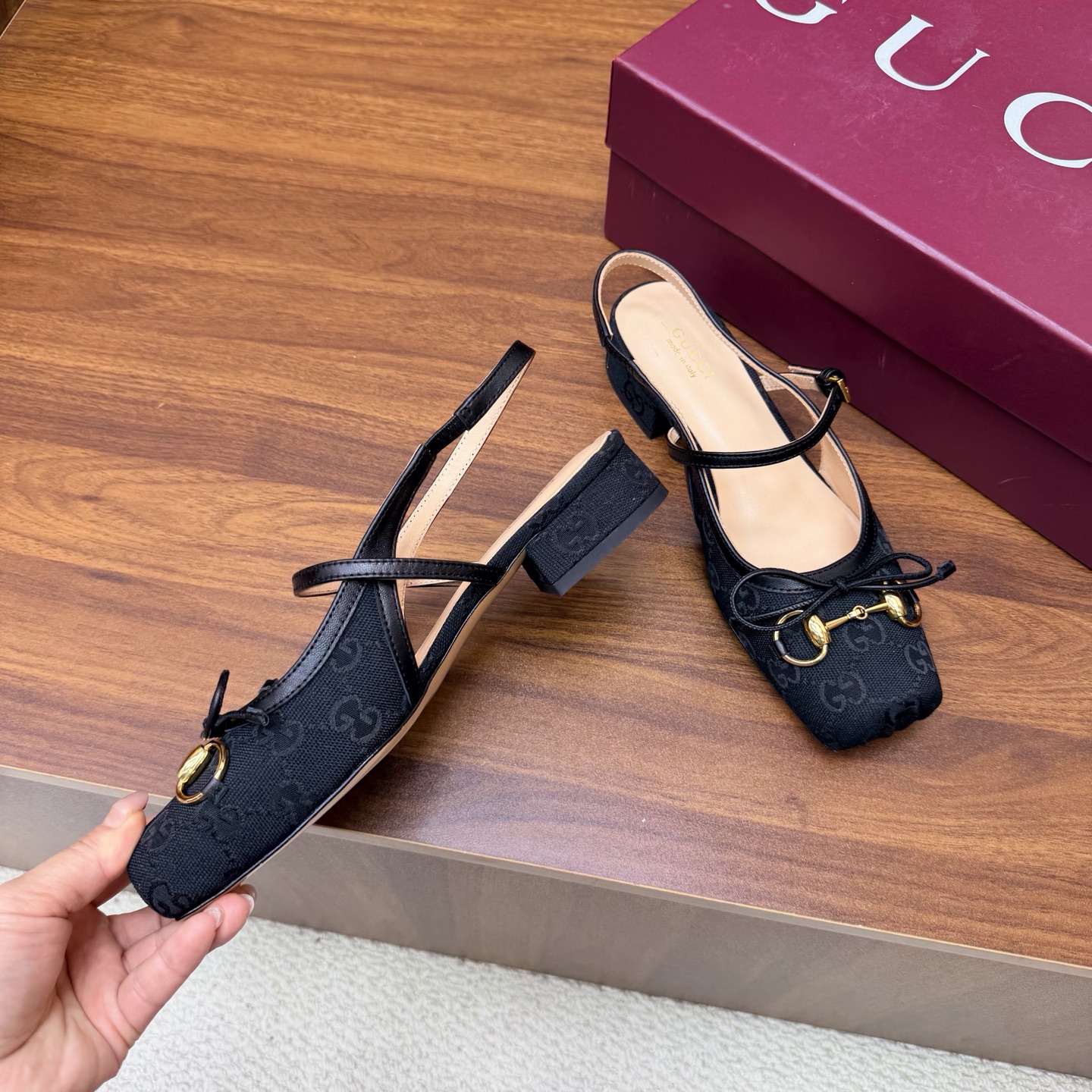 Gucci Women Shoes