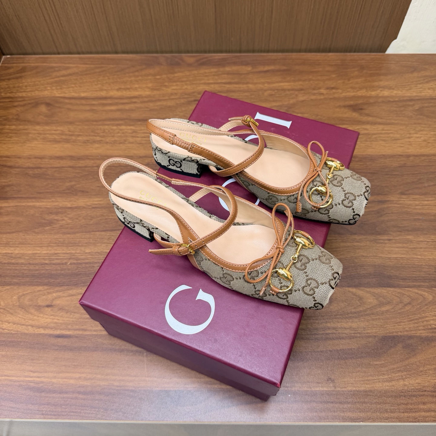 Gucci Women Shoes
