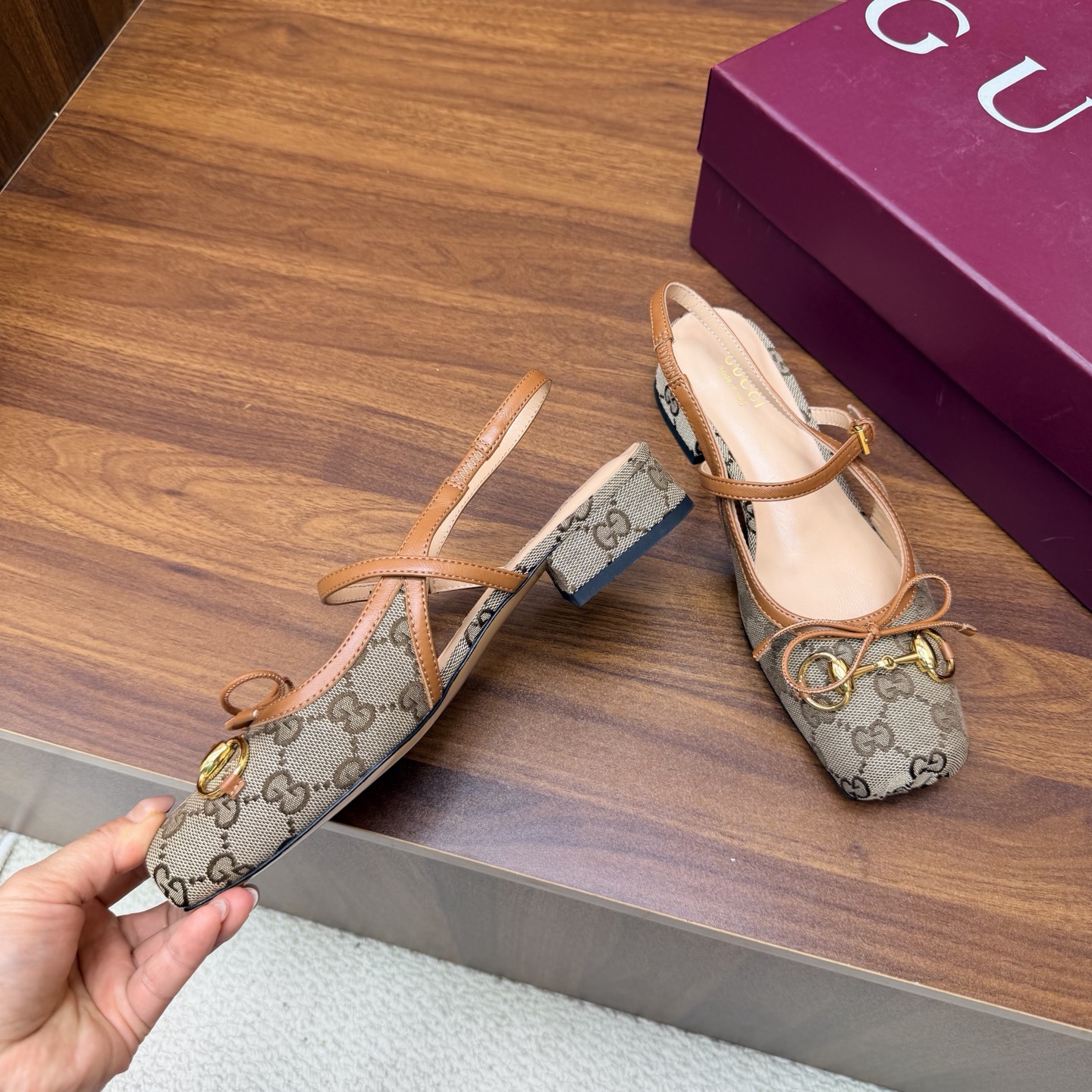 Gucci Women Shoes