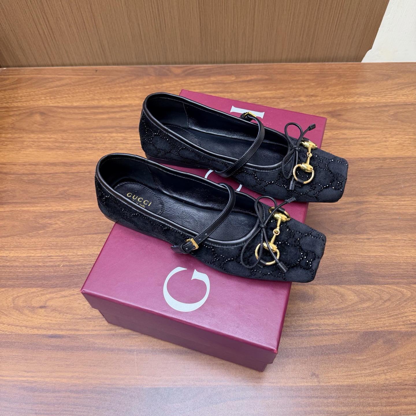 Gucci Women Shoes