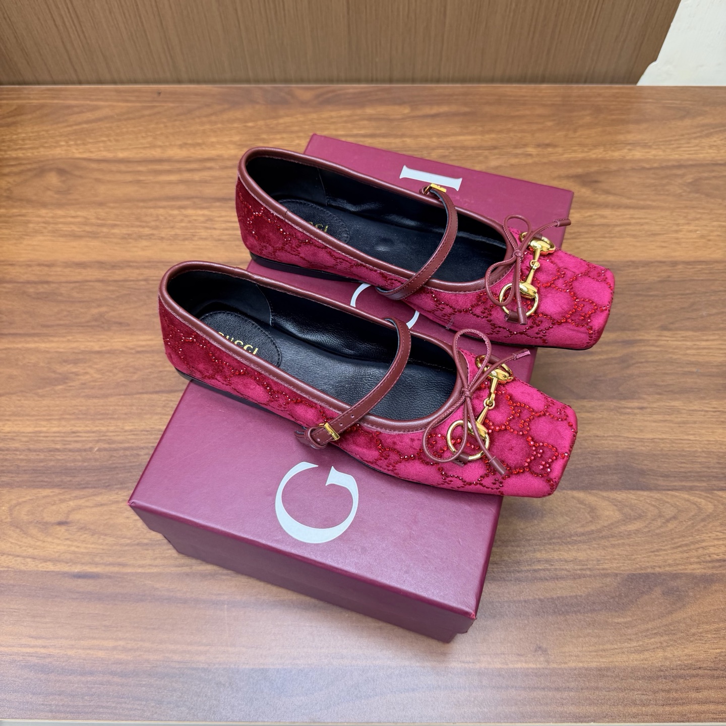 Gucci Women Shoes