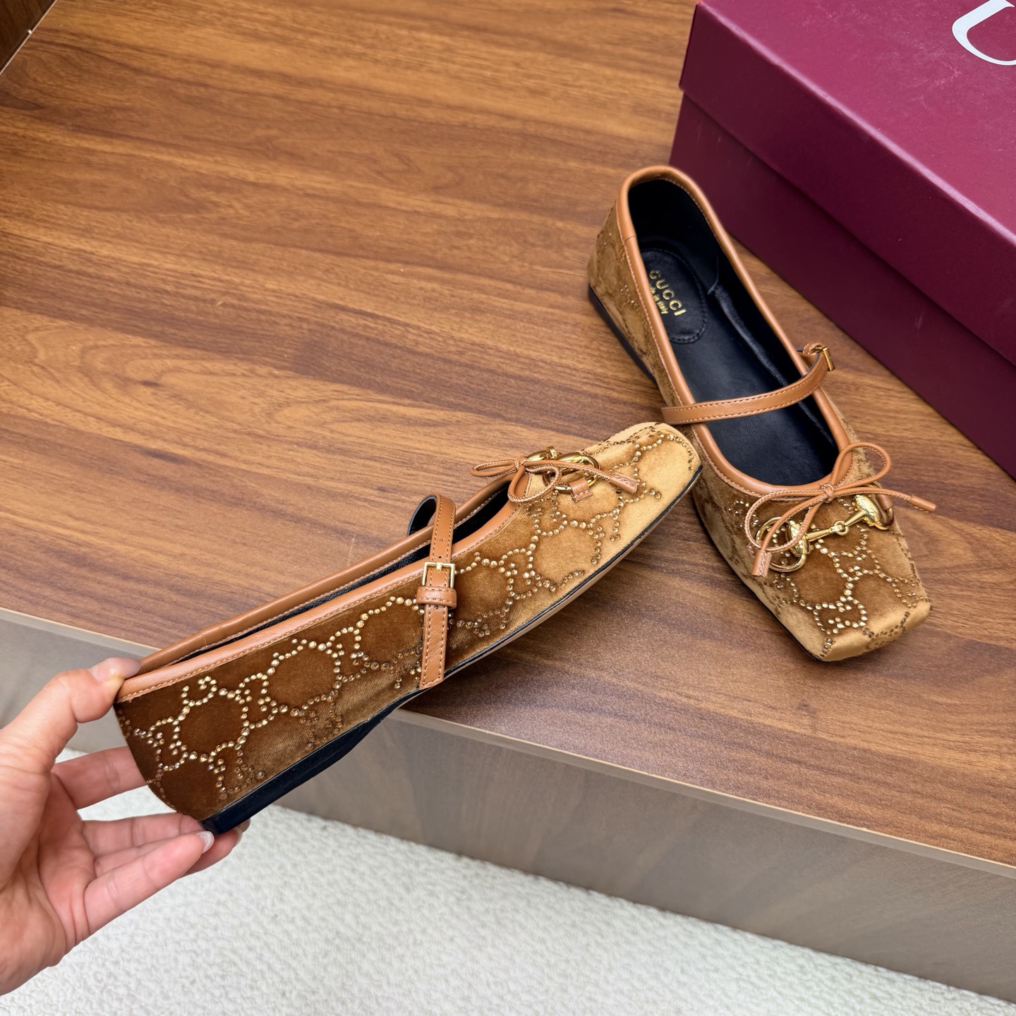 Gucci Women Shoes