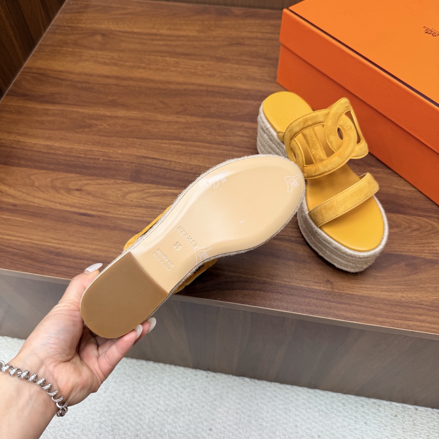 Hermes Slides